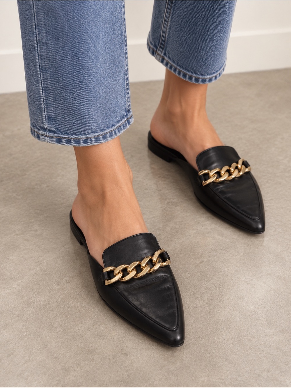 Steve Madden Almah Black Leather Gold Chain Pointed Toe Mule Loafers 9
